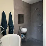 Uzes-a L'ombre Du Marronnier *