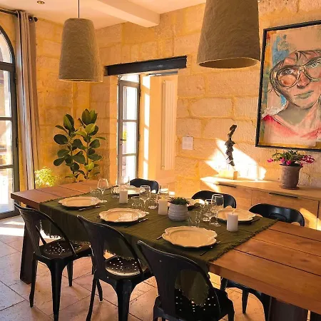 Uzes-a L'ombre Du Marronnier Uzès