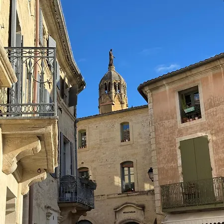 Uzes-a L'ombre Du Marronnier * Uzès