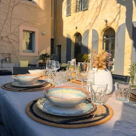 Casa de Férias Uzes-a L'ombre Du Marronnier *
