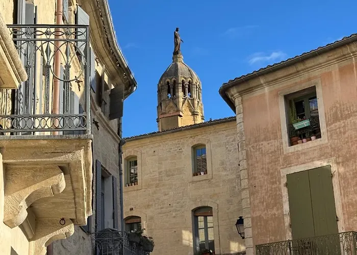 Uzes-a L'ombre Du Marronnier * Uzès